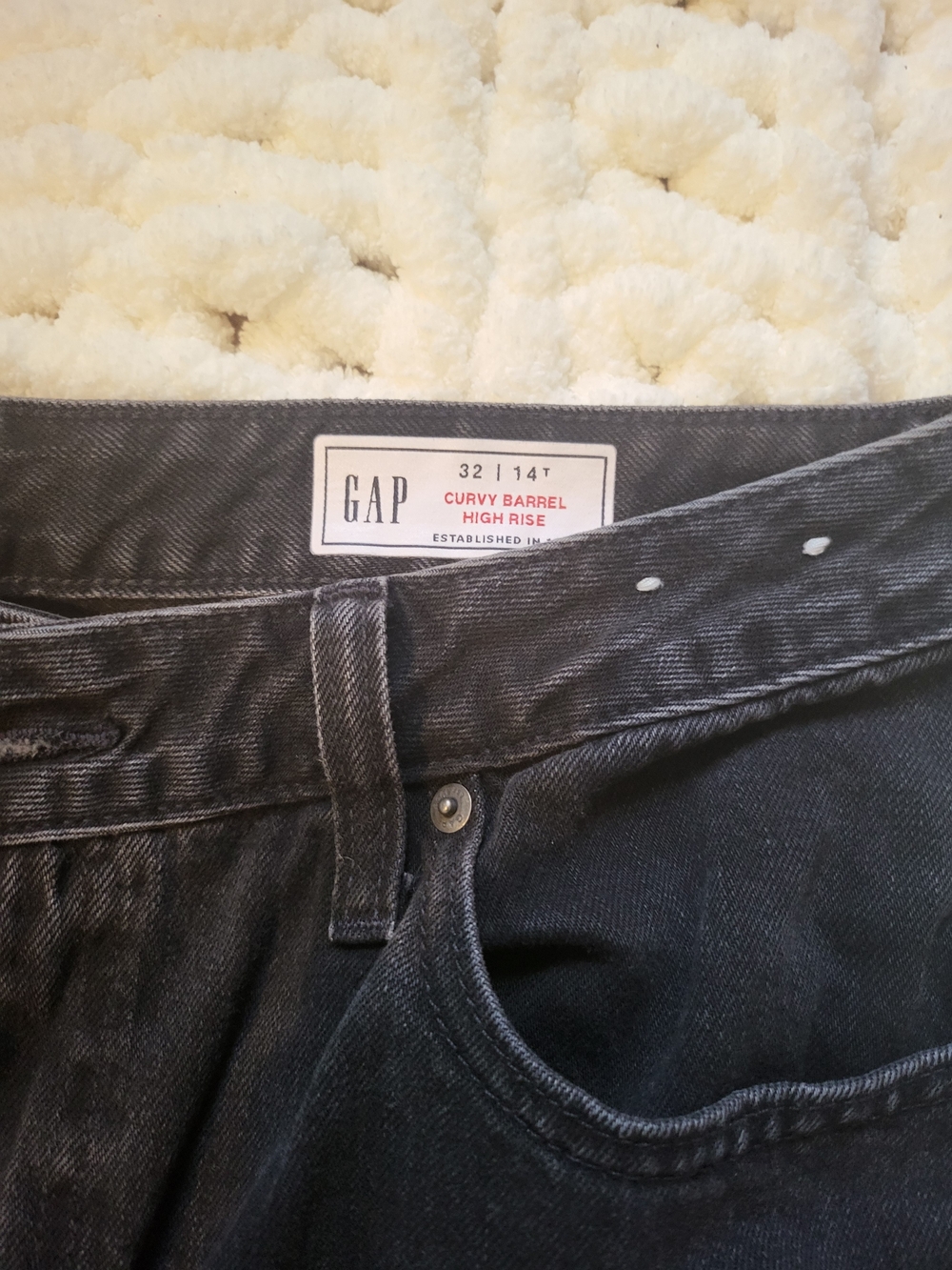 GAP Curvy Barrel High Rise Women's Jeans in Washed Black 32 14 T